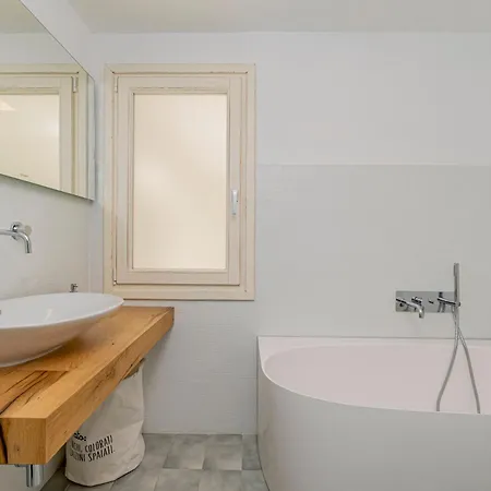 Vila Luxury A Pantogia Con Piscina A Sfioro