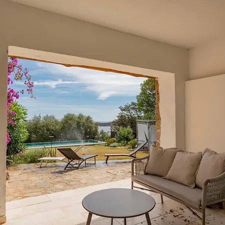 Vila Luxury A Pantogia Con Piscina A Sfioro