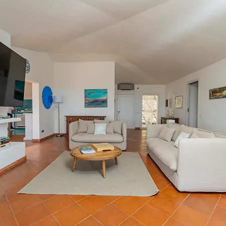 Vila Luxury A Pantogia Con Piscina A Sfioro